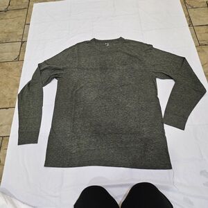 GAP Men's Olive Long Sleeve Tee. XL